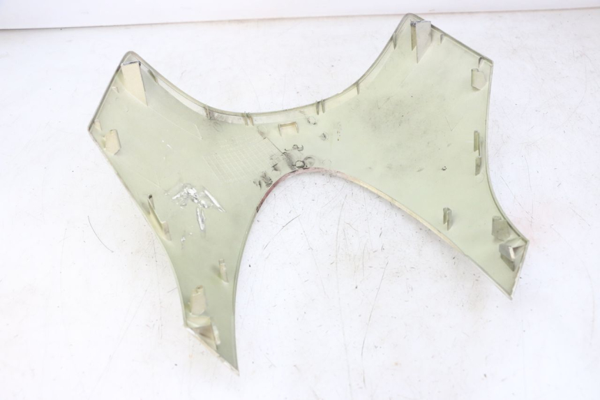 photo de GÓRNA PRZEDNIA MASKOWNICA HONDA NES AROBASE 125 (2000 - 2003) - Zbliżenie techniczne