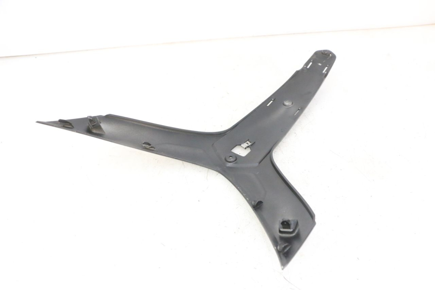 photo de GÓRNA PRZEDNIA MASKOWNICA PIAGGIO IE MP3 YOURBAN 300 (2011 - 2016) - Zoom stanu zużycia