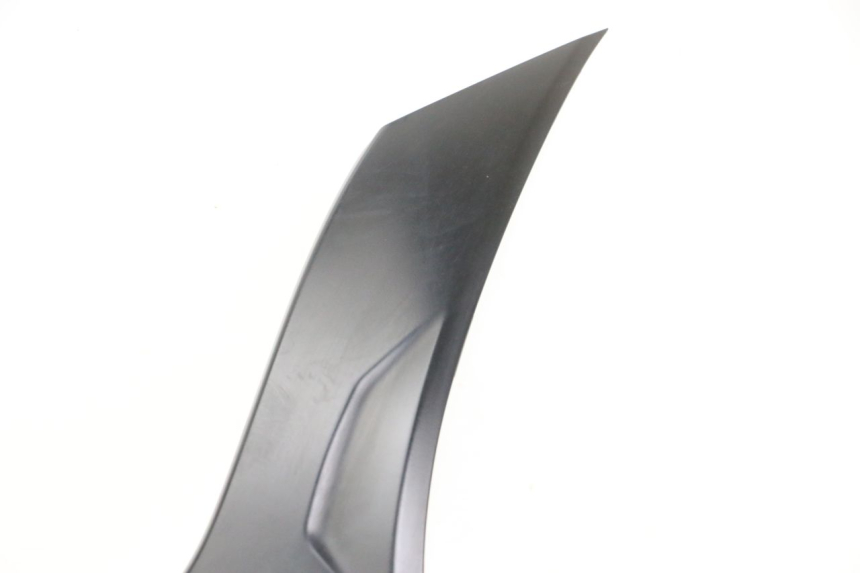 photo de GÓRNA PRZEDNIA MASKOWNICA PIAGGIO IE MP3 YOURBAN 300 (2011 - 2016) - Stan powierzchni