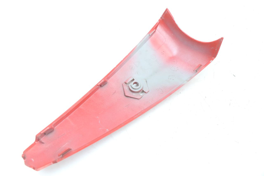 photo de GÓRNA PRZEDNIA MASKOWNICA PIAGGIO LIBERTY 4T 50 (2018 - 2021) - Zbliżenie techniczne