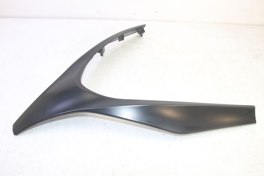 photo de GÓRNA PRZEDNIA MASKOWNICA PIAGGIO MP3 HPE 350 (2018 - 2020) - Zoom stanu zużycia