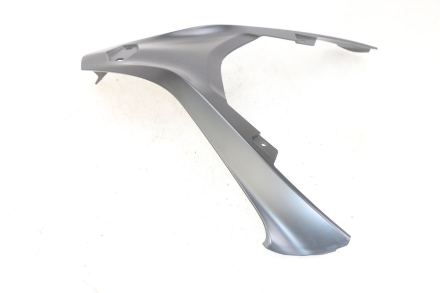 photo de GÓRNA PRZEDNIA MASKOWNICA PIAGGIO MP3 HPE 300 (2019 - 2026) - Inny kąt widzenia