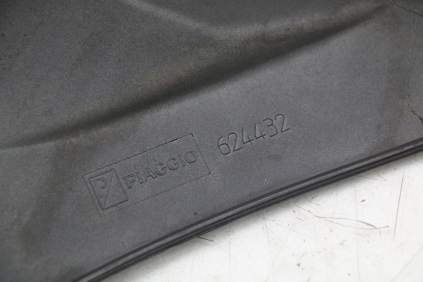 photo de GÓRNA PRZEDNIA MASKOWNICA PIAGGIO MP3 LT 400 (2007 - 2012) - Widok produktu