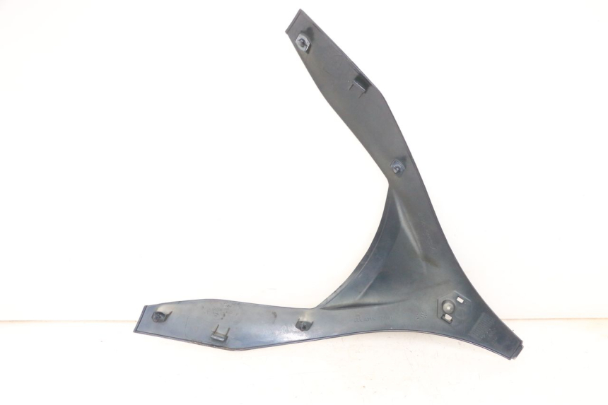 photo de GÓRNA PRZEDNIA MASKOWNICA PIAGGIO MP3 LT 300 (2010 - 2016) - Zoom stanu zużycia