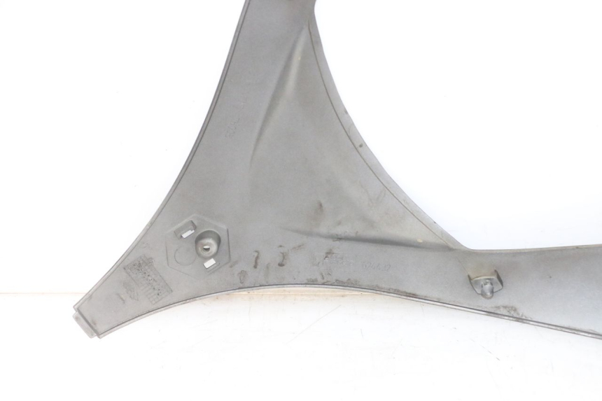 photo de GÓRNA PRZEDNIA MASKOWNICA PIAGGIO MP3 LT 400 (2007 - 2012) - Inny kąt widzenia