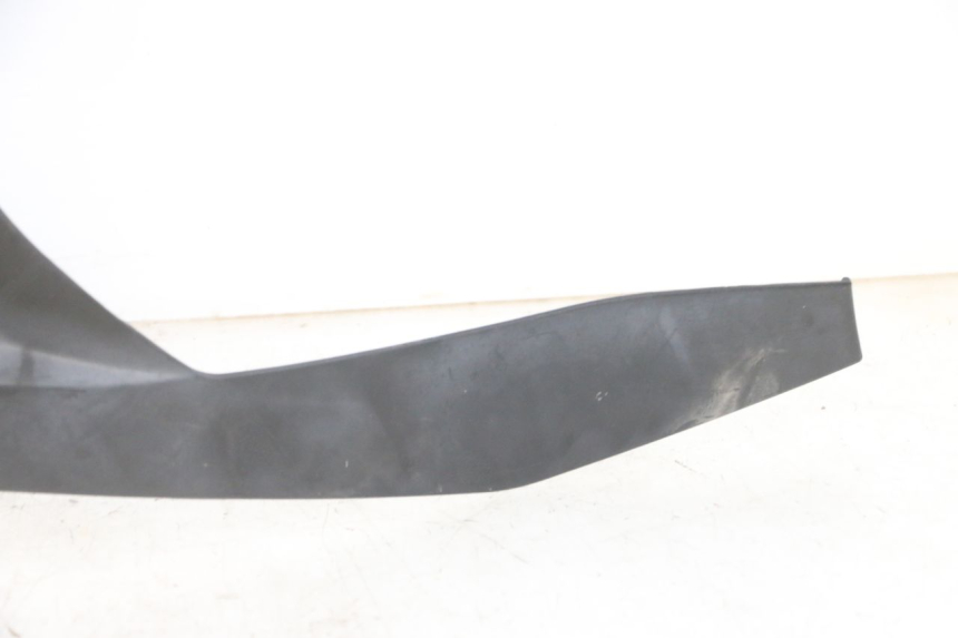 photo de GÓRNA PRZEDNIA MASKOWNICA PIAGGIO MP3 LT 400 (2007 - 2012) - Stan powierzchni