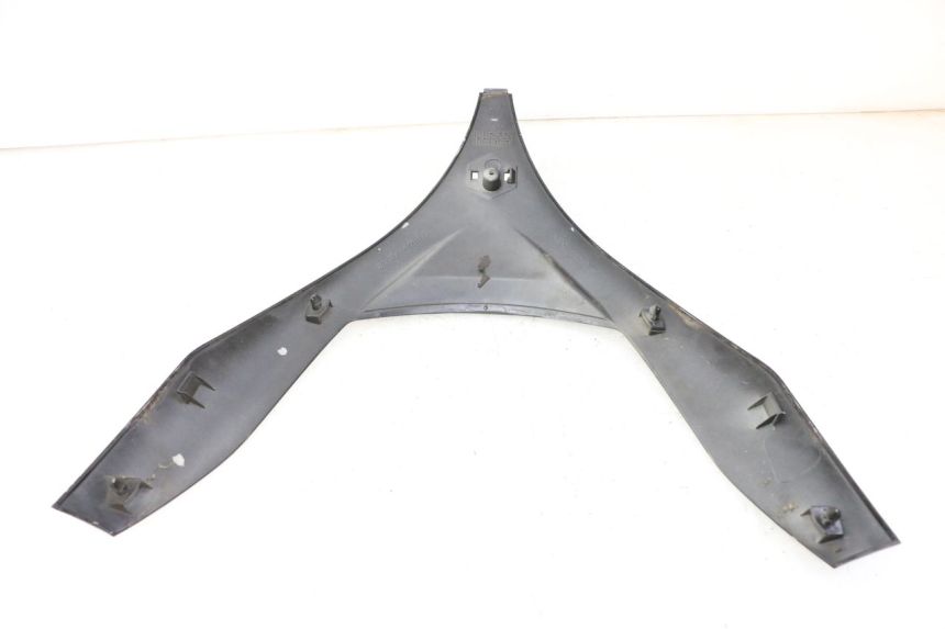 photo de GÓRNA PRZEDNIA MASKOWNICA PIAGGIO MP3 LT 300 (2010 - 2016) - Zbliżenie techniczne