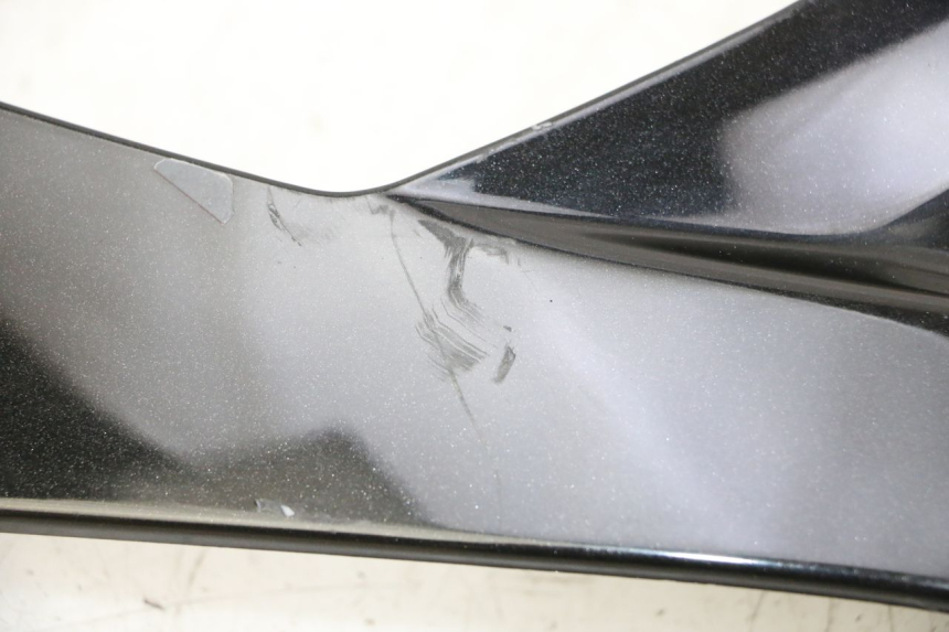 photo de GÓRNA PRZEDNIA MASKOWNICA PIAGGIO MP3 LT 300 (2010 - 2016) - Stan powierzchni