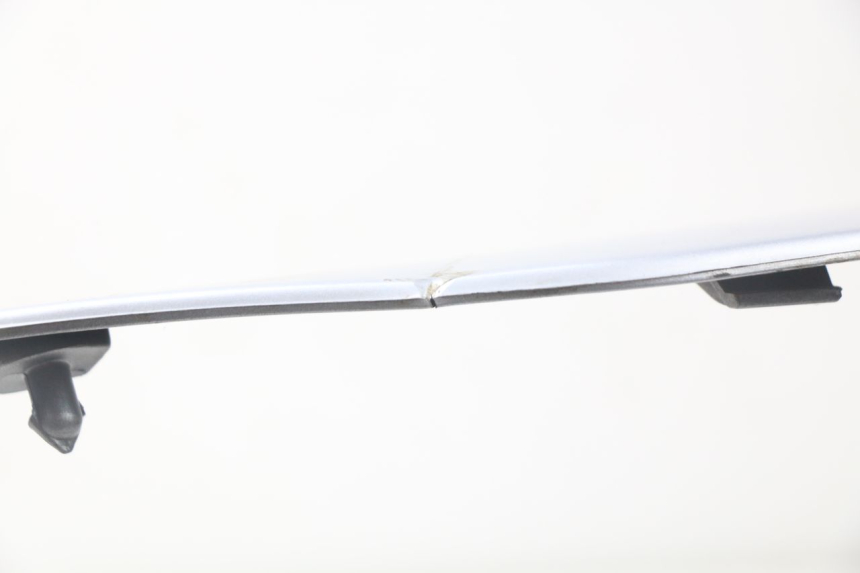 photo de GÓRNA PRZEDNIA MASKOWNICA PIAGGIO MP3 125 (2006 - 2014) - Zoom stanu zużycia