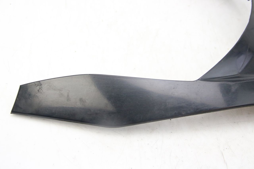 photo de GÓRNA PRZEDNIA MASKOWNICA PIAGGIO MP3 125 (2006 - 2014) - Zbliżenie techniczne