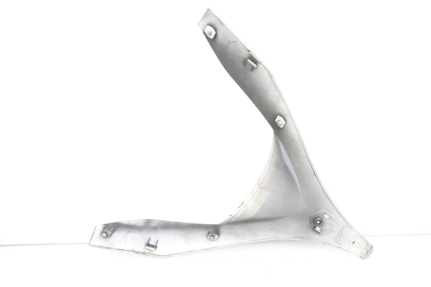 photo de GÓRNA PRZEDNIA MASKOWNICA PIAGGIO MP3 125 (2006 - 2014) - Szczegół części