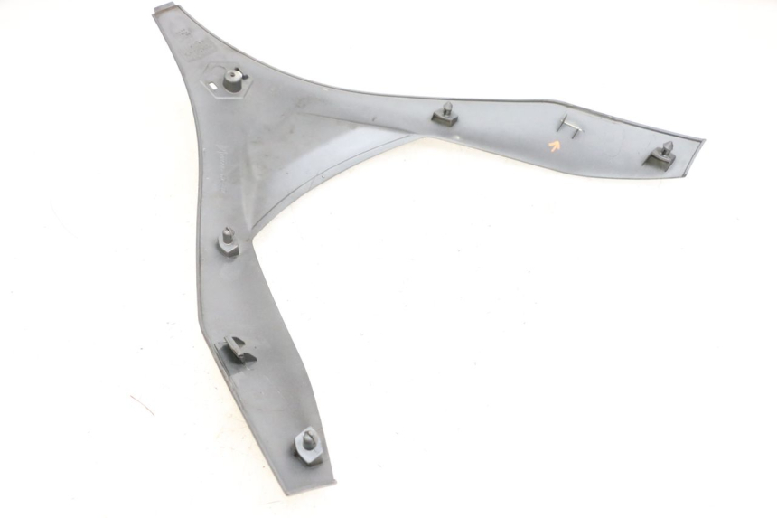 photo de GÓRNA PRZEDNIA MASKOWNICA PIAGGIO MP3 500 (2011 - 2015) - Inny kąt widzenia