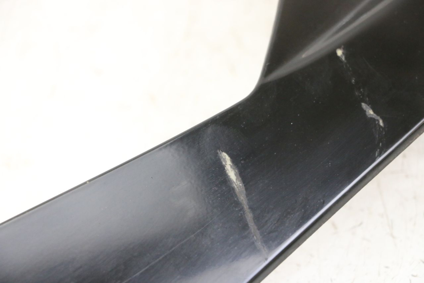 photo de GÓRNA PRZEDNIA MASKOWNICA PIAGGIO MP3 500 (2011 - 2015) - Zoom stanu zużycia