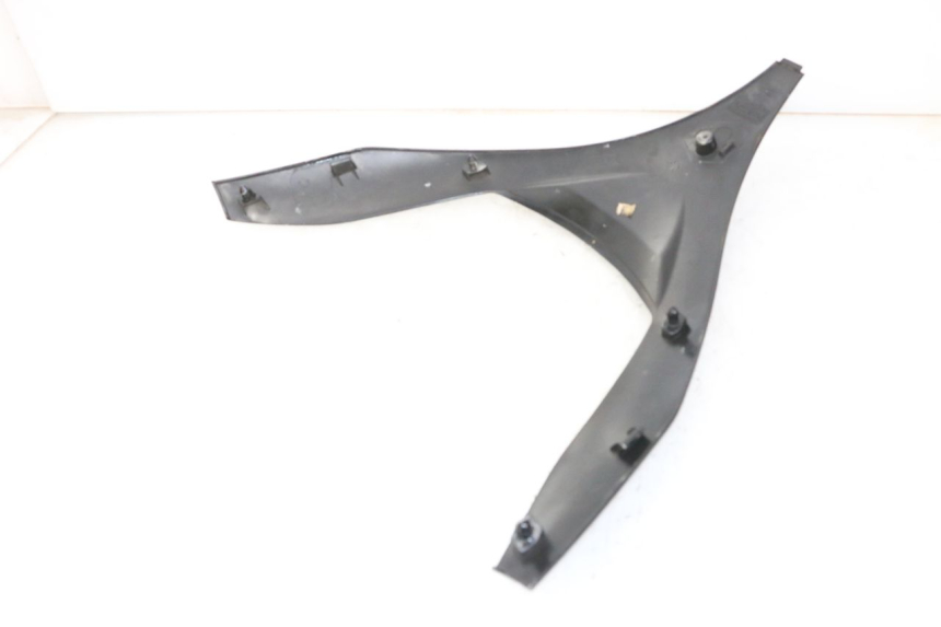 photo de GÓRNA PRZEDNIA MASKOWNICA PIAGGIO MP3 500 (2011 - 2015) - Zbliżenie techniczne