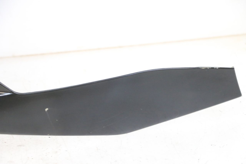 photo de GÓRNA PRZEDNIA MASKOWNICA PIAGGIO MP3 500 (2011 - 2015) - Stan powierzchni