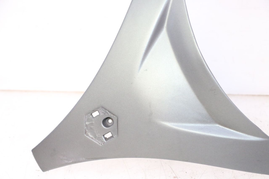 photo de GÓRNA PRZEDNIA MASKOWNICA PIAGGIO MP3 500 (2011 - 2015) - Punkty mocowania