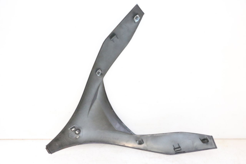 photo de GÓRNA PRZEDNIA MASKOWNICA PIAGGIO MP3 125 (2006 - 2014) - Szczegół części