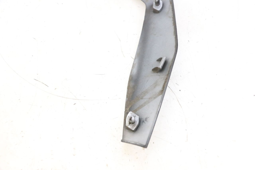 photo de GÓRNA PRZEDNIA MASKOWNICA PIAGGIO MP3 125 (2006 - 2014) - Szczegół części