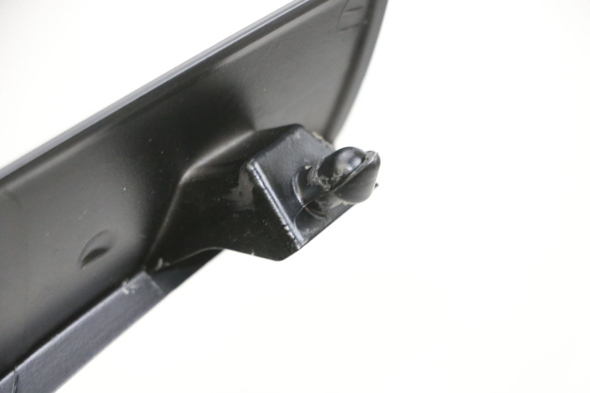 photo de GÓRNA PRZEDNIA MASKOWNICA PIAGGIO MP3 500 (2016 - 2018) - Szczegół części