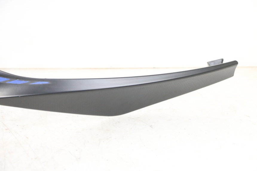 photo de GÓRNA PRZEDNIA MASKOWNICA PIAGGIO MP3 500 (2016 - 2018) - Szczegóły charakterystyczne