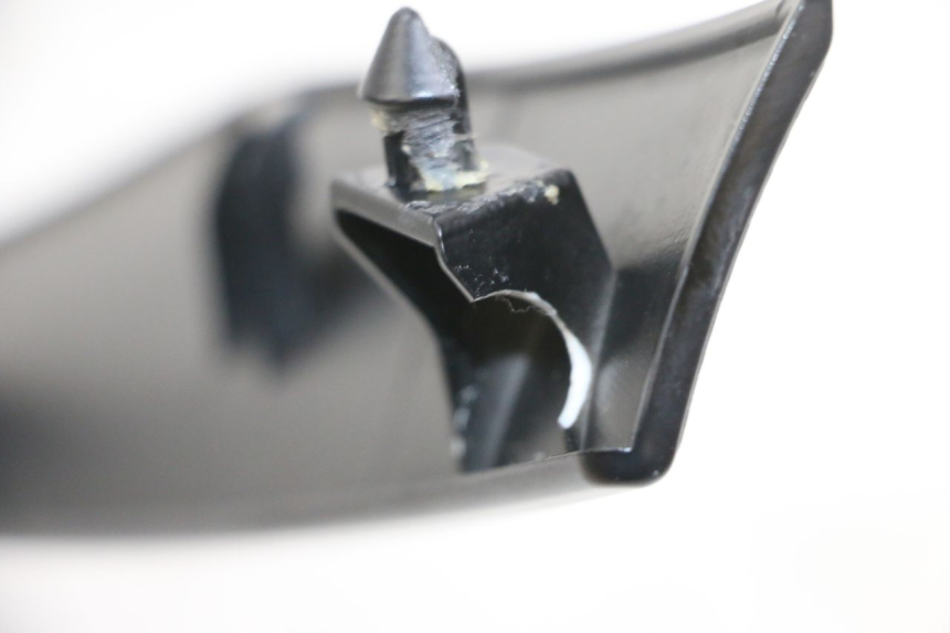 photo de GÓRNA PRZEDNIA MASKOWNICA PIAGGIO MP3 500 (2016 - 2018) - Zbliżenie techniczne