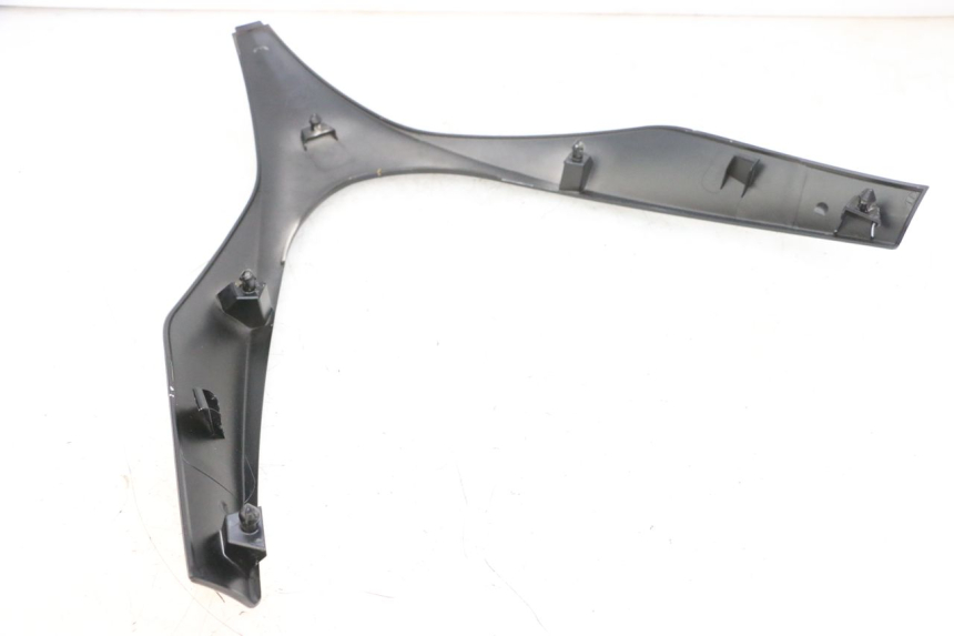 photo de GÓRNA PRZEDNIA MASKOWNICA PIAGGIO MP3 500 (2016 - 2018) - Widok ogólny