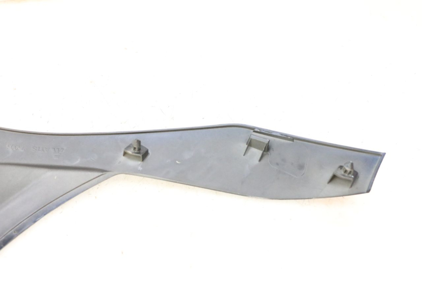 photo de GÓRNA PRZEDNIA MASKOWNICA PIAGGIO MP3 RL 250 (2006 - 2010) - Zoom stanu zużycia