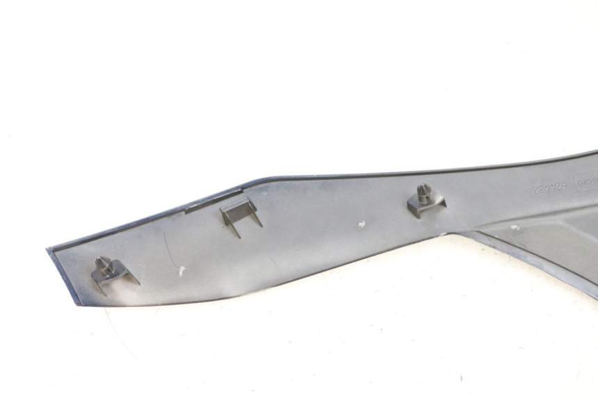 photo de GÓRNA PRZEDNIA MASKOWNICA PIAGGIO MP3 RL 250 (2006 - 2010) - Inny kąt widzenia