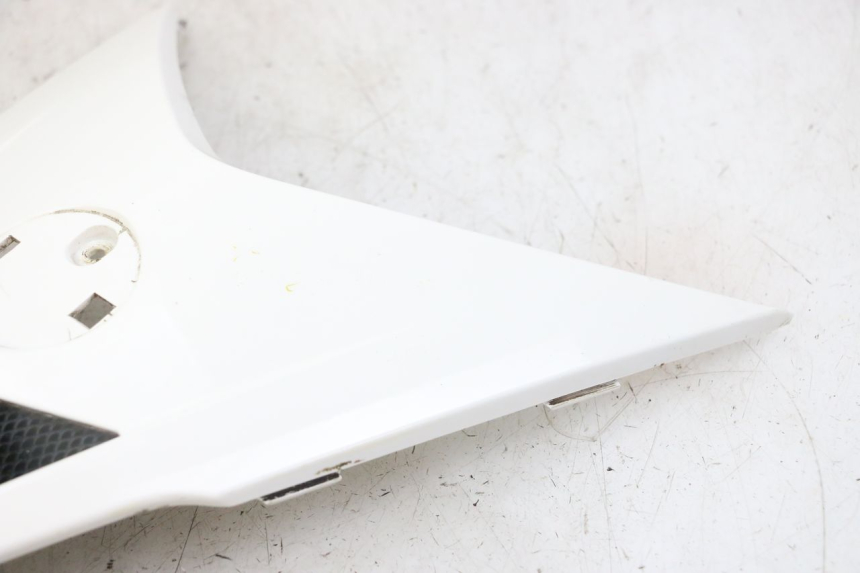 photo de GÓRNA PRZEDNIA MASKOWNICA GILERA NEXUS 125 (2009 - 2013) - Zoom stanu zużycia