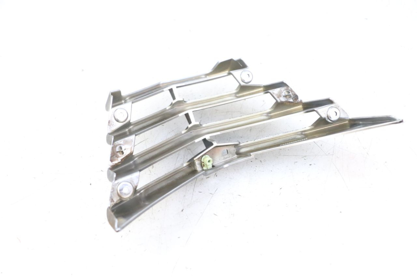 photo de GÓRNA PRZEDNIA MASKOWNICA PEUGEOT CITYSTAR 2T 50 (2018 - 2021) - Zoom stanu zużycia