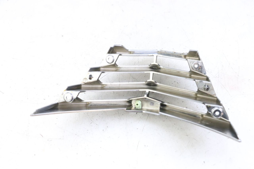 photo de GÓRNA PRZEDNIA MASKOWNICA PEUGEOT CITYSTAR 2T 50 (2018 - 2021) - Zoom stanu zużycia