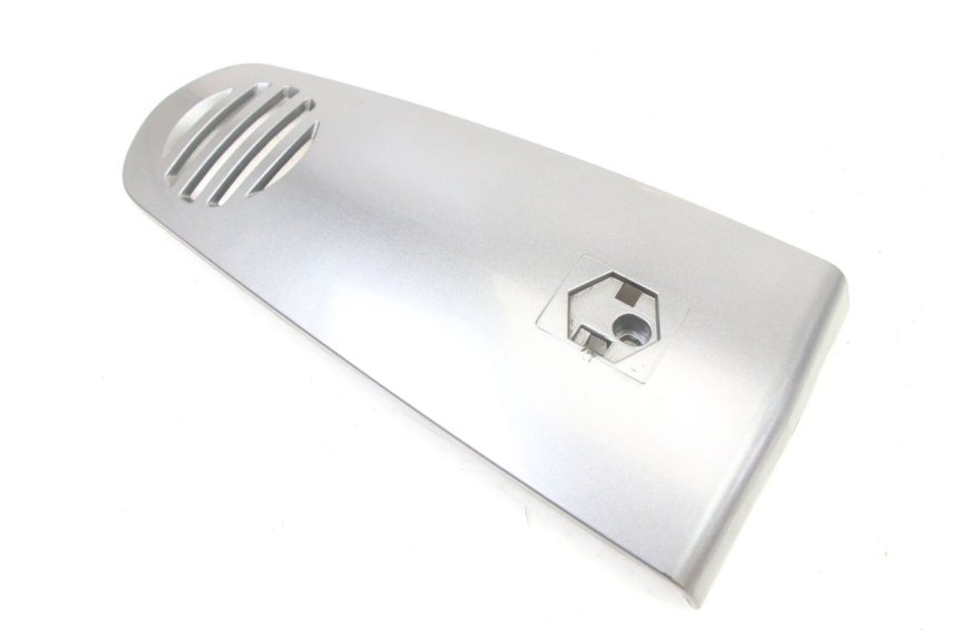 photo de GÓRNA PRZEDNIA MASKOWNICA PIAGGIO VESPA GRANTURISMO 125 (2003 - 2007) - Szczegół części