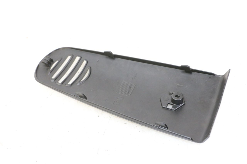 photo de GÓRNA PRZEDNIA MASKOWNICA PIAGGIO VESPA GRANTURISMO 200 (2004 - 2005) - Szczegół części