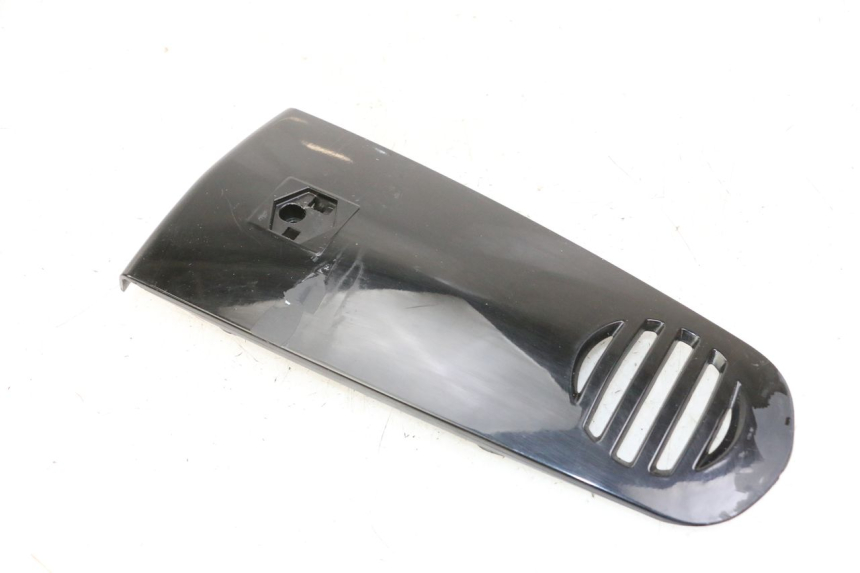 photo de GÓRNA PRZEDNIA MASKOWNICA PIAGGIO VESPA GRANTURISMO 200 (2004 - 2005) - Punkty mocowania