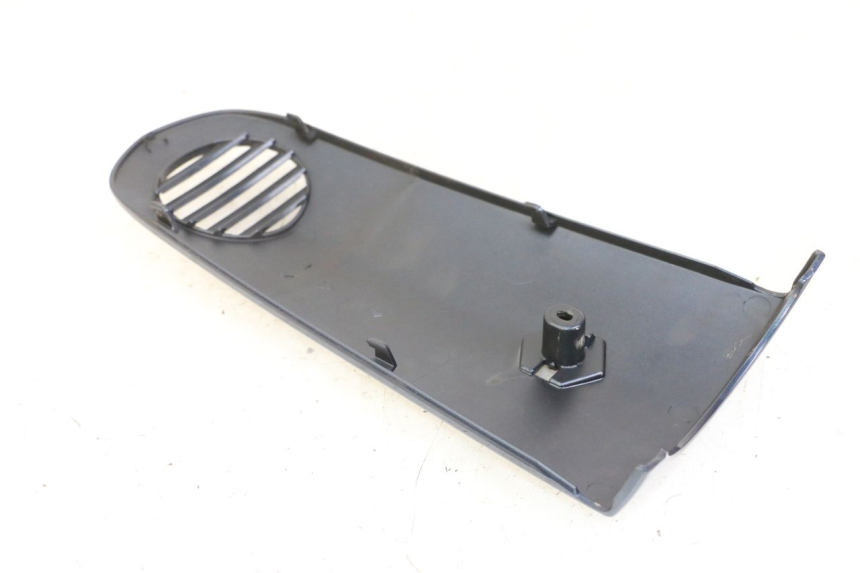 photo de GÓRNA PRZEDNIA MASKOWNICA PIAGGIO VESPA LX 150 (2005 - 2013) - Inny kąt widzenia