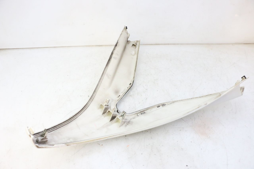 photo de GÓRNA PRZEDNIA MASKOWNICA PEUGEOT SATELIS 125 (2010 - 2012) - Punkty mocowania