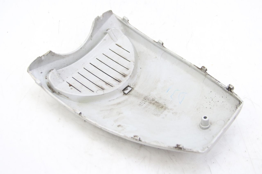 photo de GÓRNA PRZEDNIA MASKOWNICA APRILIA SCARABEO 4T 50 (2009 - 2017) - Stan powierzchni