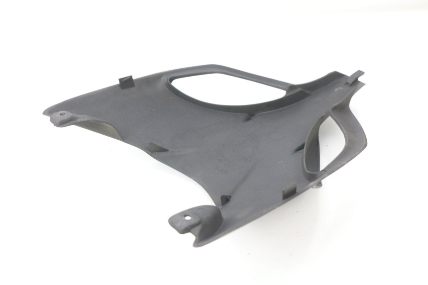 photo de GÓRNA PRZEDNIA MASKOWNICA APRILIA SR CARB LC 2T 50 (2004 - 2012) - Zbliżenie techniczne