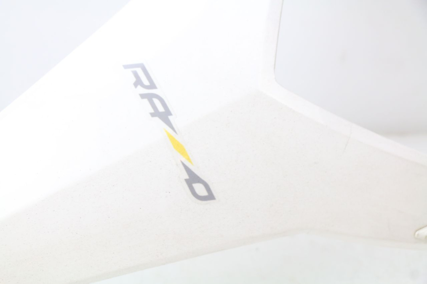 photo de GÓRNA PRZEDNIA MASKOWNICA RAZZO STEED 125 (2012 - 2018) - Szczegóły charakterystyczne