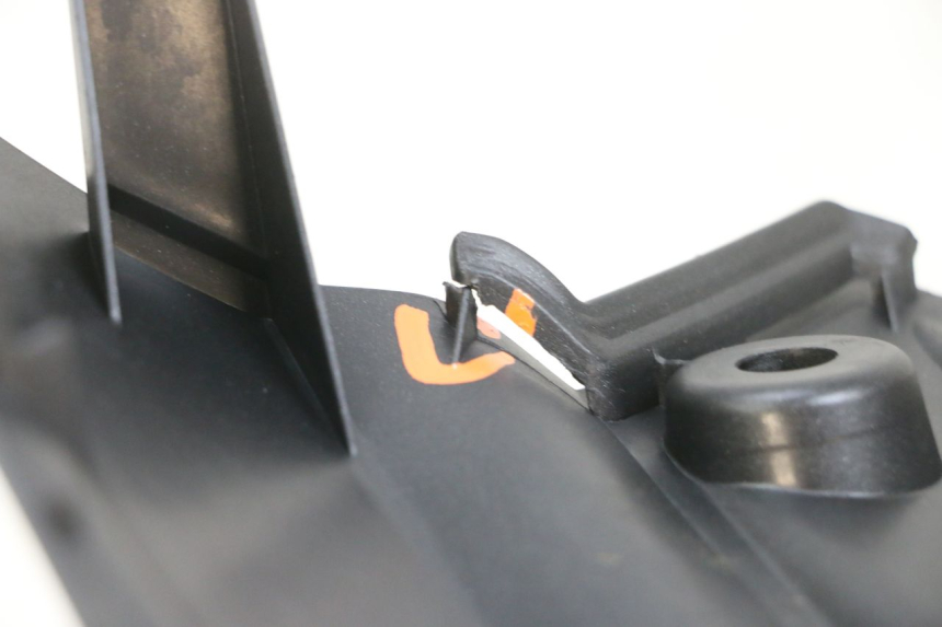 photo de GÓRNA PRZEDNIA MASKOWNICA YAMAHA TRICITY 300 (2020 - 2024) - Szczegół części