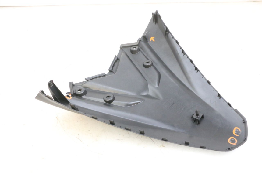 photo de GÓRNA PRZEDNIA MASKOWNICA YAMAHA TRICITY 300 (2020 - 2024) - Zoom stanu zużycia