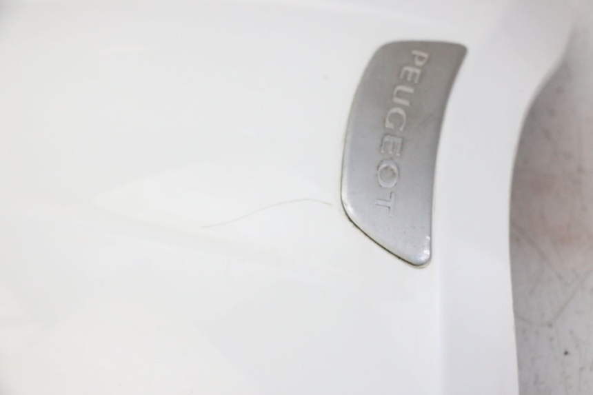 photo de GÓRNA PRZEDNIA MASKOWNICA PEUGEOT TWEET PRO CARGO 50 (2018 - 2022) - Zbliżenie techniczne