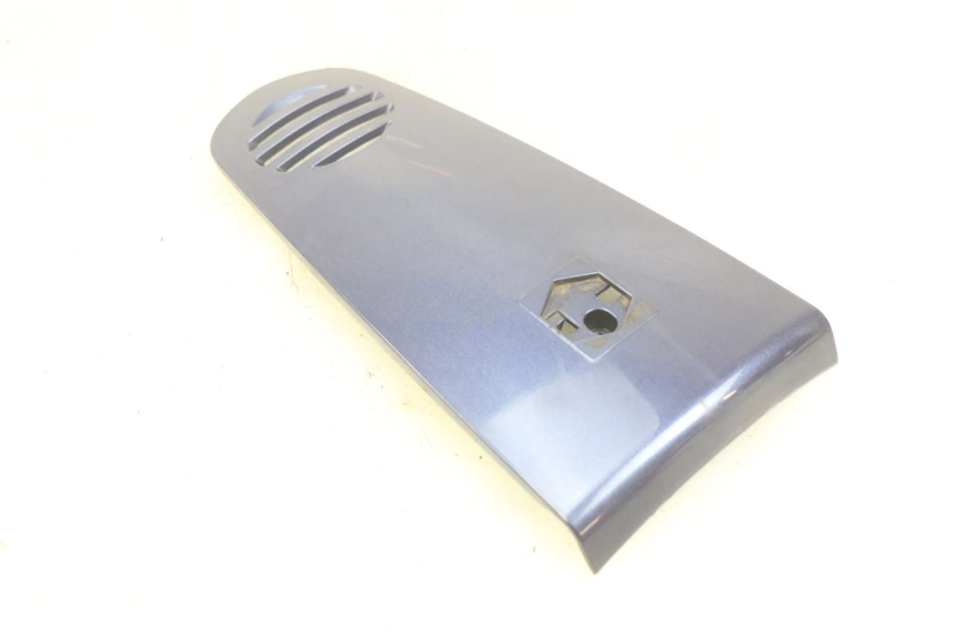 photo de GÓRNA PRZEDNIA MASKOWNICA PIAGGIO VESPA GRANTURISMO 125 (2003 - 2007) - Inny kąt widzenia