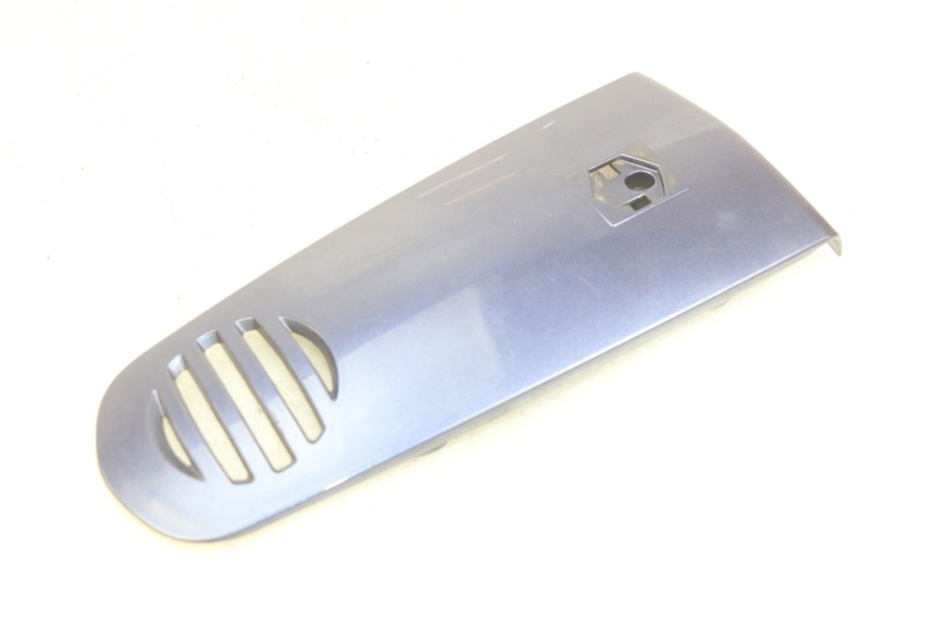 photo de GÓRNA PRZEDNIA MASKOWNICA PIAGGIO VESPA GRANTURISMO 125 (2003 - 2007) - Zbliżenie techniczne