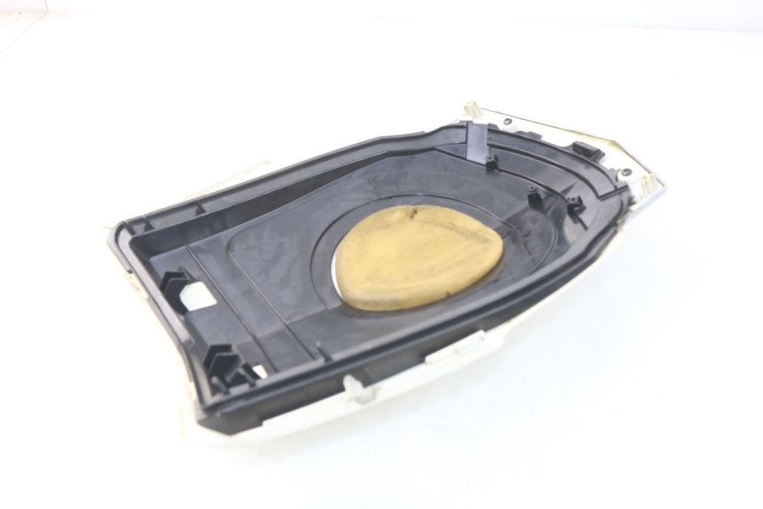 photo de GÓRNA PRZEDNIA MASKOWNICA PEUGEOT VIVACITY NEW 4T 50 (2008 - 2017) - Szczegół części