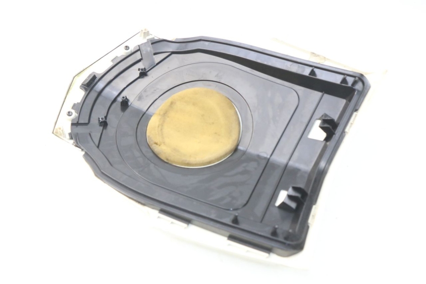 photo de GÓRNA PRZEDNIA MASKOWNICA PEUGEOT VIVACITY NEW 4T 50 (2008 - 2017) - Zoom stanu zużycia