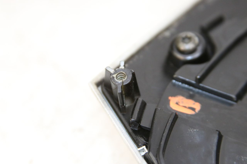 photo de GÓRNA PRZEDNIA MASKOWNICA PEUGEOT VIVACITY 125 (2010 - 2017) - Inny kąt widzenia