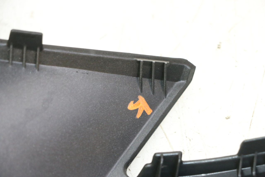 photo de GÓRNA PRZEDNIA MASKOWNICA YAMAHA XMAX X-MAX 125 (2021 - 2025) - Widok ogólny