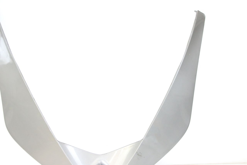 photo de GÓRNA PRZEDNIA MASKOWNICA PIAGGIO X10 125 (2012 - 2017) - Zbliżenie komponentów