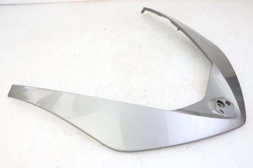 photo de GÓRNA PRZEDNIA MASKOWNICA PIAGGIO X10 125 (2012 - 2017) - Zoom stanu zużycia